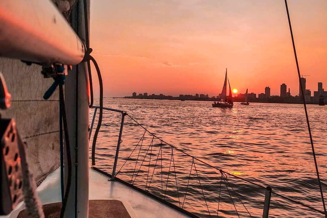 yacht sailing in mumbai