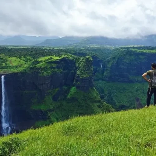 aadrai trek save tiurs