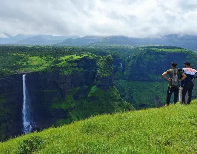 aadrai trek save tiurs