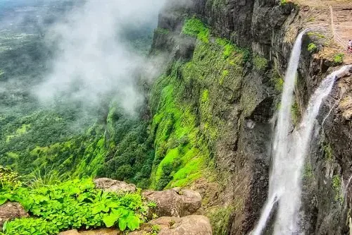 Naneghat-Reverse-Waterfall-Trek-save-tours