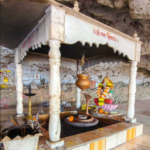 Chanderi Fort Trek Save Tours